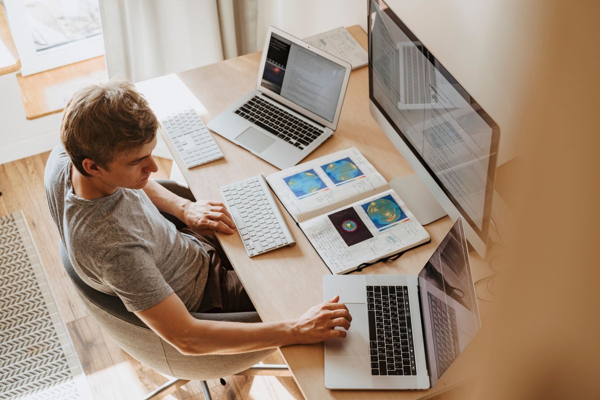Claude Code peut-il tourner 24h/24 sur un Mac distant ? Guide 2026