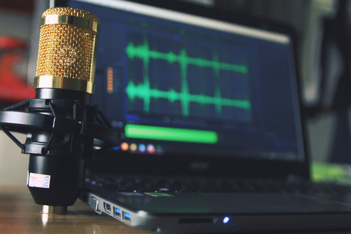 Tutoriel de clonage vocal local avec VoiceStudio : comment cloner gratuitement sa propre voix ? Configuration GPU, étapes d’installation et coût du déploiement cloud