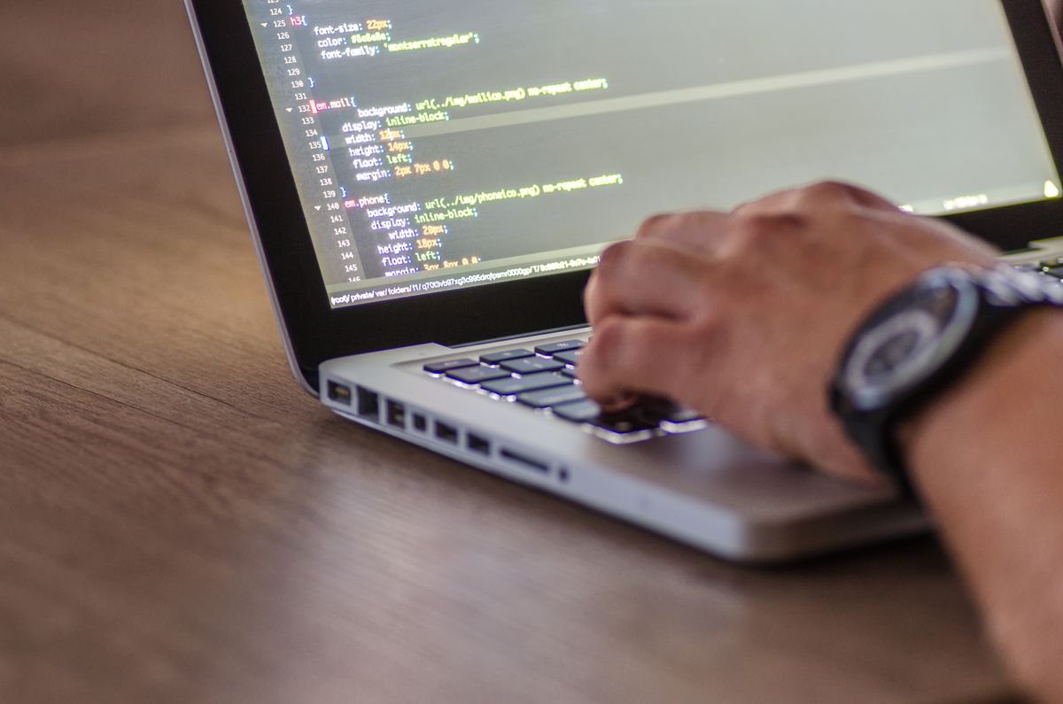Claude Code はリモート Mac で 24時間動かせるか？2026年の運用ガイド